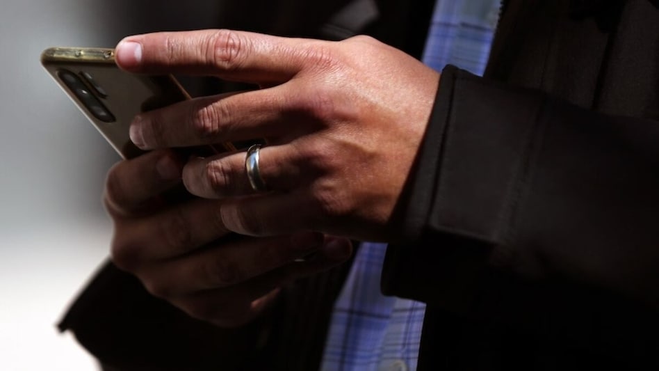 India's smartphone market shrinks 7% in Q1 2025 India's smartphone market shrinks 7% in Q1 2025