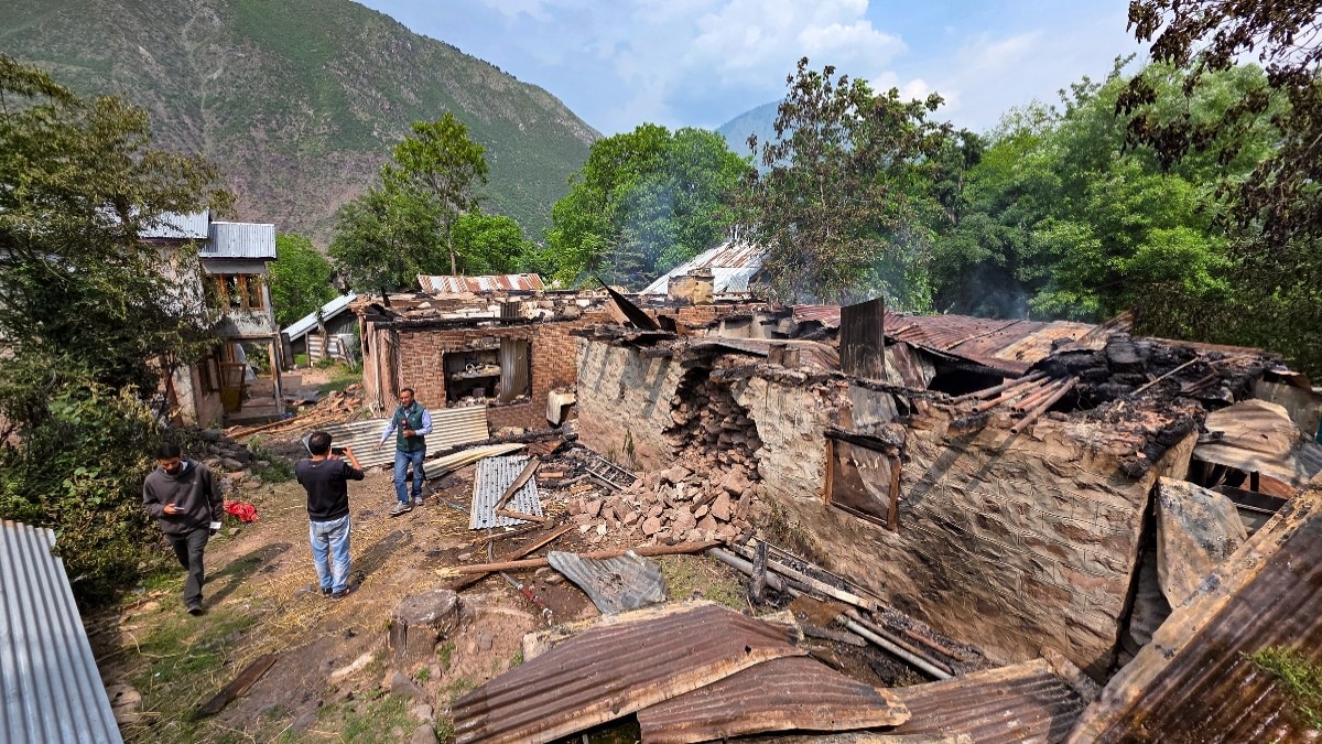 The death toll from Indian strikes on Pakistan has reached 31 and 46 people have been injured, a Pakistani Army spokesperson The death toll from Indian strikes on Pakistan has reached 31 and 46 people have been injured, a Pakistani Army spokesperson