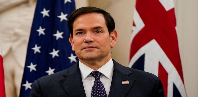 Despite Washington’s offer to mediate, there are few signs that either side is backing down. Despite Washington’s offer to mediate, there are few signs that either side is backing down.
