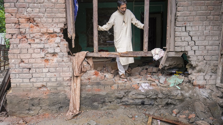 Pakistan closes Islamabad petrol stations after IAF air raids Pakistan closes Islamabad petrol stations after IAF air raids