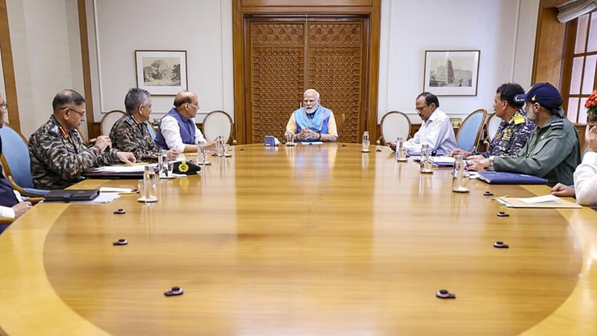 PM Modi Meeting with Military Officials