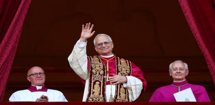 Pope Leo gives his first public message in Vatican City Pope Leo gives his first public message in Vatican City
