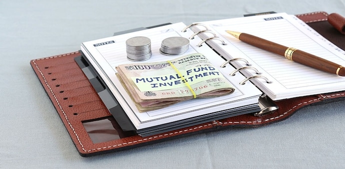 In a lump sum investment, all your money starts working right away. If the market rises after you invest, such an investment can yield high returns because your full amount benefits from that rise. In a lump sum investment, all your money starts working right away. If the market rises after you invest, such an investment can yield high returns because your full amount benefits from that rise.
