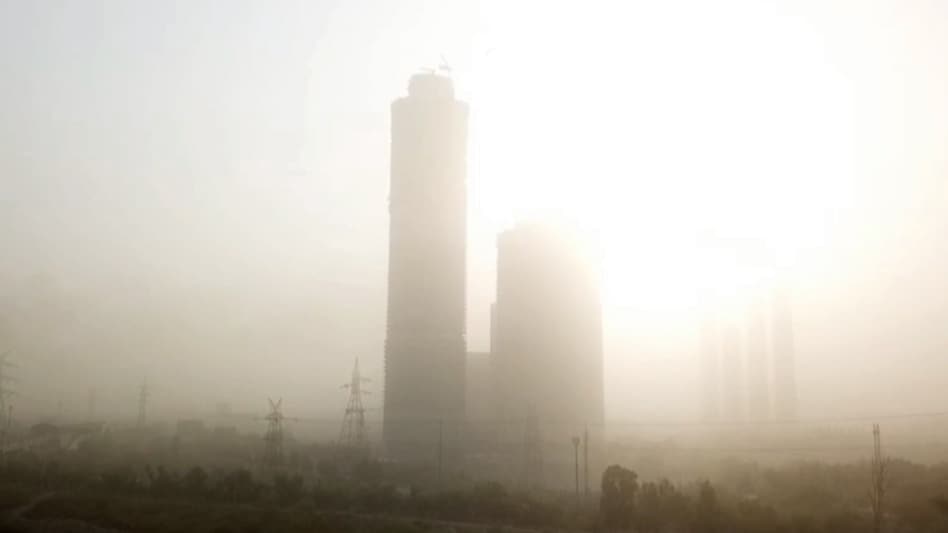 Thick layer of dust blankets Delhi Thick layer of dust blankets Delhi