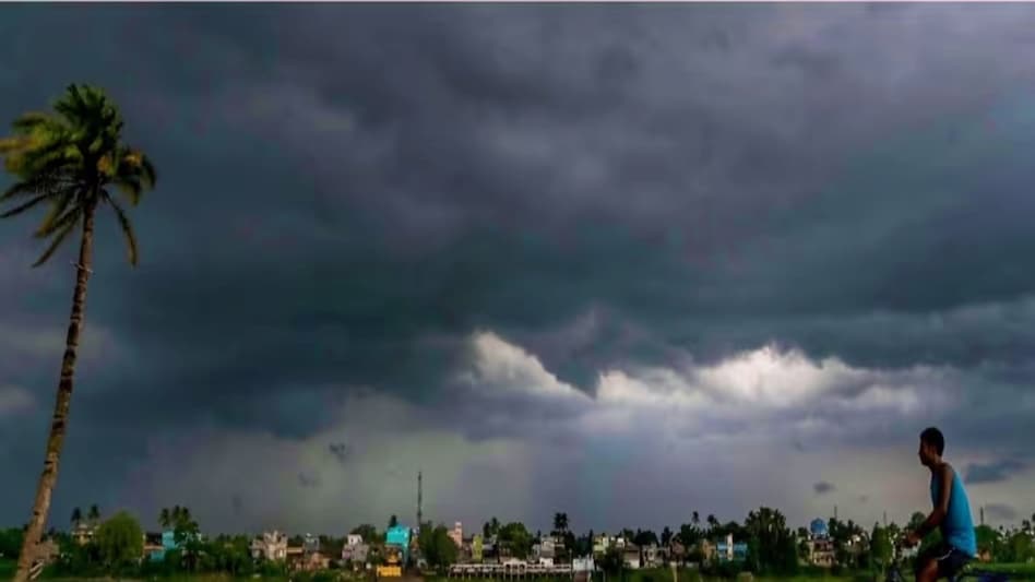 Beyond Delhi, the IMD has flagged a week of weather extremes across the country. Beyond Delhi, the IMD has flagged a week of weather extremes across the country.
