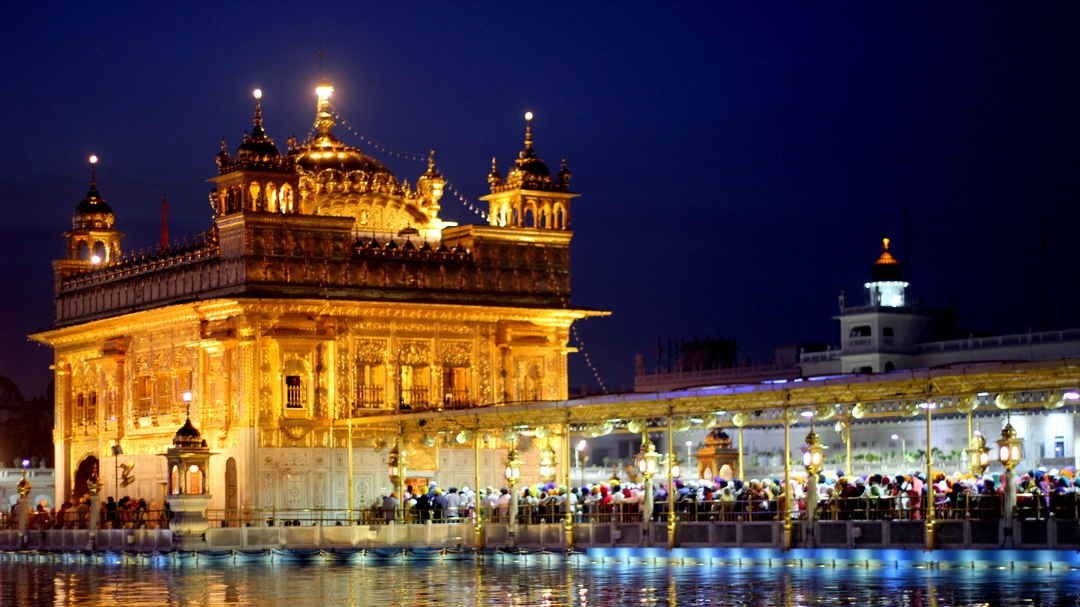 A day after the resounding success of Operation Sindoor, the Pakistan Army targeted several locations across the western border. A day after the resounding success of Operation Sindoor, the Pakistan Army targeted several locations across the western border.