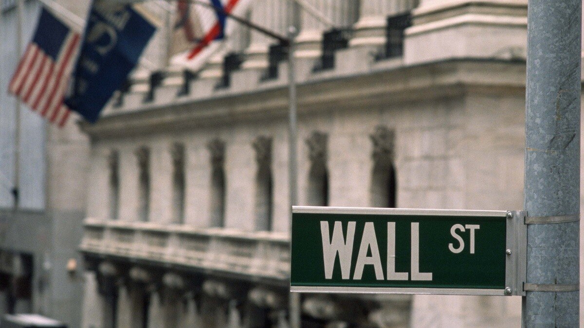 Investing in US markets can be a valuable part of a global diversification strategy, as it provides exposure to a different economic environment and market dynamics Investing in US markets can be a valuable part of a global diversification strategy, as it provides exposure to a different economic environment and market dynamics