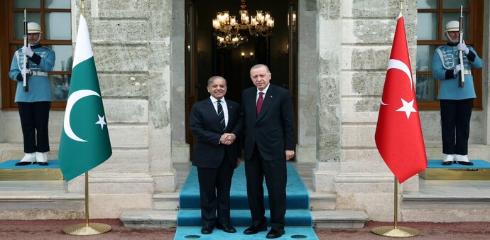 Shehbaz Sharif and Erdogan hold talks in Istanbul Shehbaz Sharif and Erdogan hold talks in Istanbul