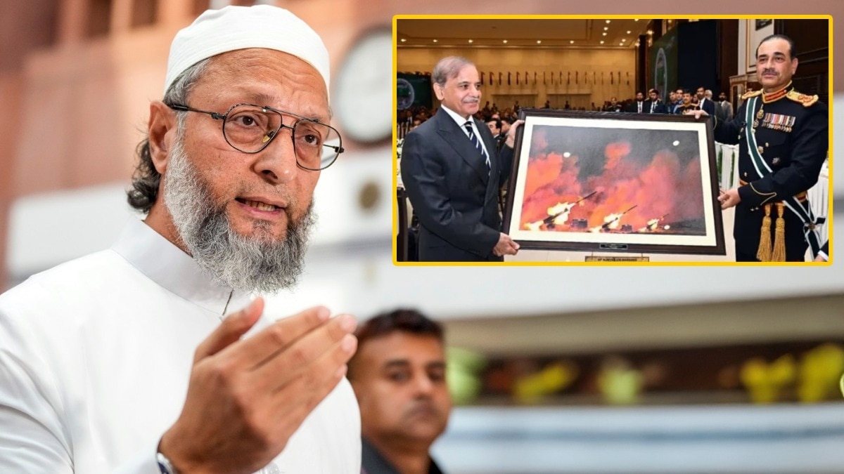 Asaduddin Owaisi ridicules Pakistani top brass for military drill photo gaffe Asaduddin Owaisi ridicules Pakistani top brass for military drill photo gaffe