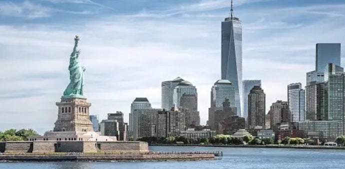 Many Indian immigrants in the US are facing a deeply personal dilemma: stay in a country growing increasingly hostile to newcomers, or return to an India they left years ago. Many Indian immigrants in the US are facing a deeply personal dilemma: stay in a country growing increasingly hostile to newcomers, or return to an India they left years ago.
