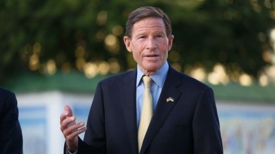 US Senator Richard Blumenthal called for a bold economic offensive against Russia. US Senator Richard Blumenthal called for a bold economic offensive against Russia.