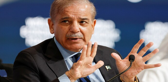 Speaking to senior military officers in Balochistan’s capital, Sharif spotlighted shifting global expectations of Pakistan’s role on the international stage Speaking to senior military officers in Balochistan’s capital, Sharif spotlighted shifting global expectations of Pakistan’s role on the international stage