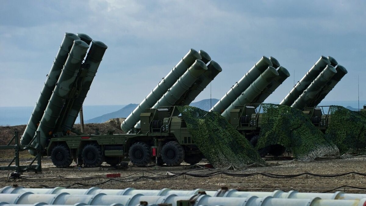India signed a $5.43 billion deal with Russia in 2018 for five squadrons of the S-400 system India signed a $5.43 billion deal with Russia in 2018 for five squadrons of the S-400 system