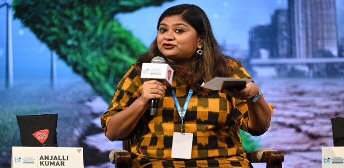 She also mentioned that despite not being an OEM, Zomato is running pilots to offer charging and swapping at Blinkit's dark stores. She also mentioned that despite not being an OEM, Zomato is running pilots to offer charging and swapping at Blinkit's dark stores.