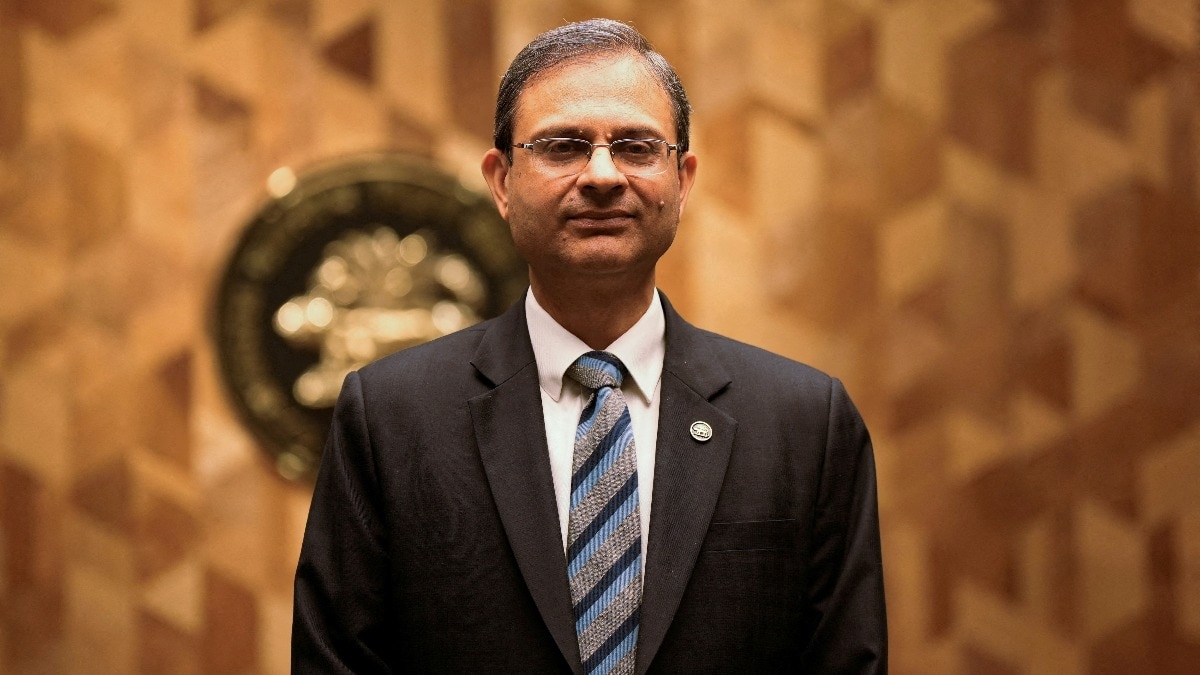 The RBI's Monetary Policy Committee (MPC) announced on Friday a reduction of 50 basis points in the repo rate to 5.5%, marking the third consecutive rate cut in the current year. The RBI's Monetary Policy Committee (MPC) announced on Friday a reduction of 50 basis points in the repo rate to 5.5%, marking the third consecutive rate cut in the current year.