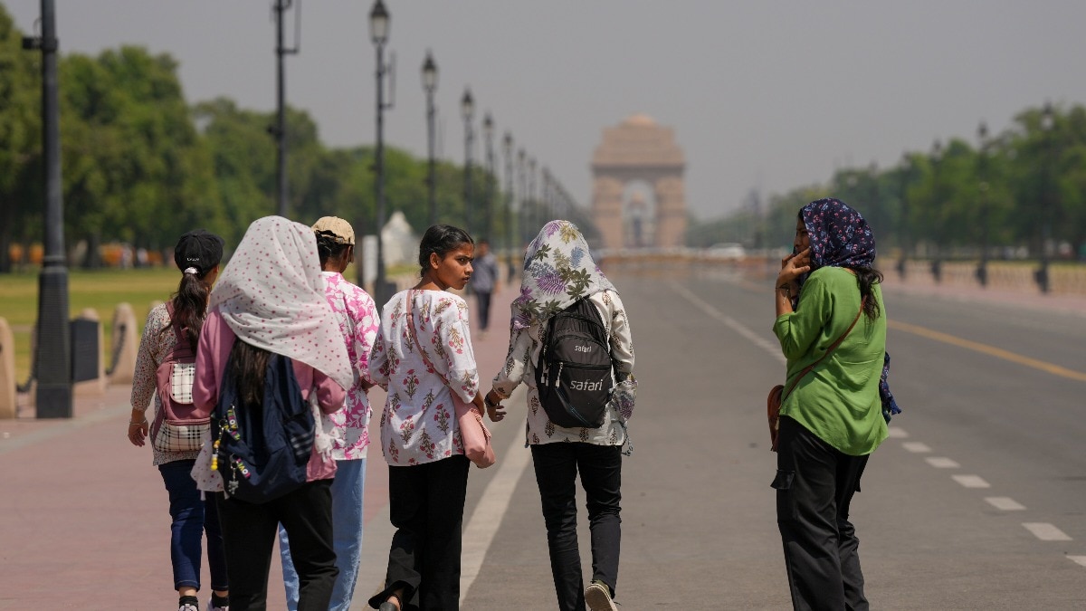 Delhi-NCR and neighbouring states are advised to prepare for continued above-normal temperatures until the arrival of the forecasted rain showers. Delhi-NCR and neighbouring states are advised to prepare for continued above-normal temperatures until the arrival of the forecasted rain showers.