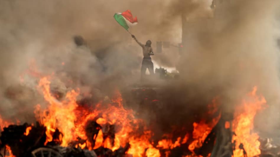 LA riots: Trump deploys National Guard to "once great American city" LA riots: Trump deploys National Guard to "once great American city"