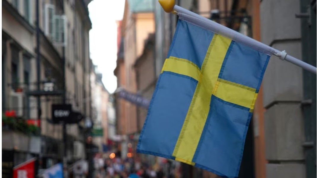 Swedish minister Benjamin Dousa noted that India, the world’s fastest-growing major economy, could cement its status as a premier manufacturing hub by attracting more foreign direct investment. Swedish minister Benjamin Dousa noted that India, the world’s fastest-growing major economy, could cement its status as a premier manufacturing hub by attracting more foreign direct investment.