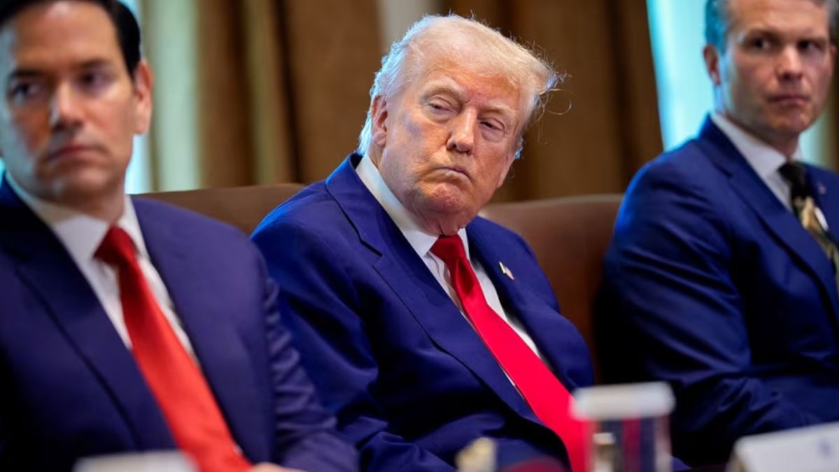 Trump mulls joining Israel’s Iran offensive, demands “unconditional surrender” Trump mulls joining Israel’s Iran offensive, demands “unconditional surrender”