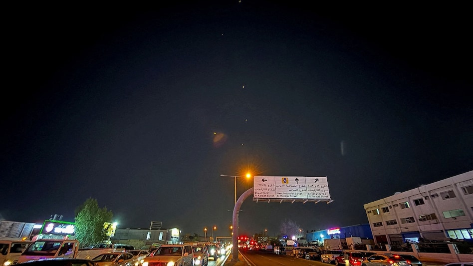 Despite the missile barrage, Qatar confirmed that its air defense systems successfully intercepted the attack. Despite the missile barrage, Qatar confirmed that its air defense systems successfully intercepted the attack.