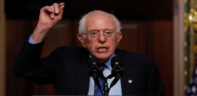 FILE PHOTO: US Senator Bernie Sanders REUTERS/Evelyn Hockstein/File Photo FILE PHOTO: US Senator Bernie Sanders REUTERS/Evelyn Hockstein/File Photo