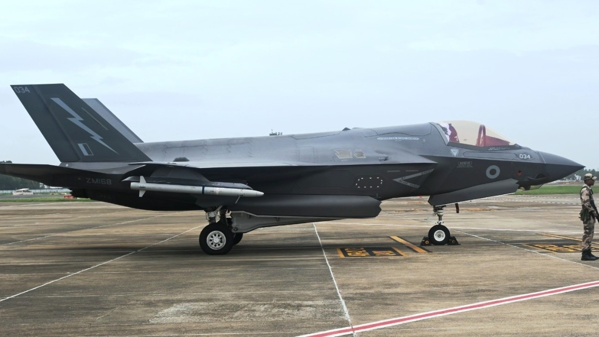 British F-35B fighter jet stranded in Kerala British F-35B fighter jet stranded in Kerala