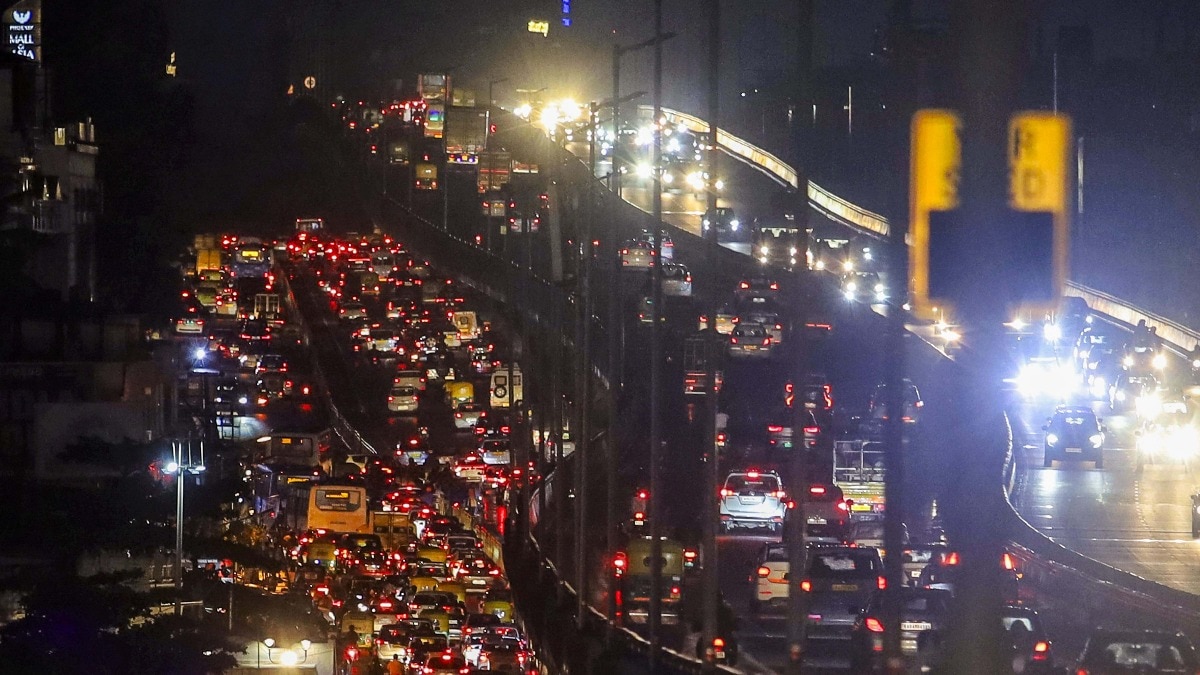 Tech leader slams Bengaluru traffic: '10K run takes less time than ORR drive' Tech leader slams Bengaluru traffic: '10K run takes less time than ORR drive'