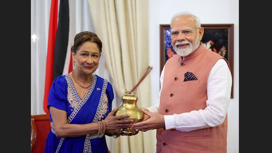PM Modi meets Trinidad and Tobago PM Kamla Persad-Bissessar PM Modi meets Trinidad and Tobago PM Kamla Persad-Bissessar