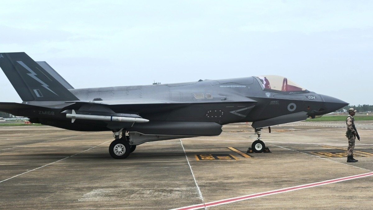 Stranded Royal Navy F-35 to be relocated, British carrier to arrive in Tiruvananthapuram The British F-35B, a fifth-generation stealth jet, made an emergency landing and remains stranded in Kerala.
