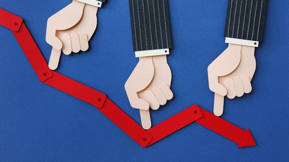 He alleged these weren’t just aggressive high-frequency strategies but calculated attempts to manipulate expiry pricing—violations, he said, of India’s Unfair Trade Practices Act. He alleged these weren’t just aggressive high-frequency strategies but calculated attempts to manipulate expiry pricing—violations, he said, of India’s Unfair Trade Practices Act.