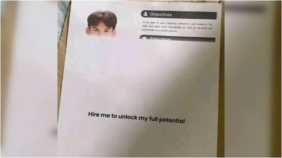 Job applicant's hilarious half-printed resume says 'Hire me to unlock full potential' (Photo: Reddit) Job applicant's hilarious half-printed resume says 'Hire me to unlock full potential' (Photo: Reddit)