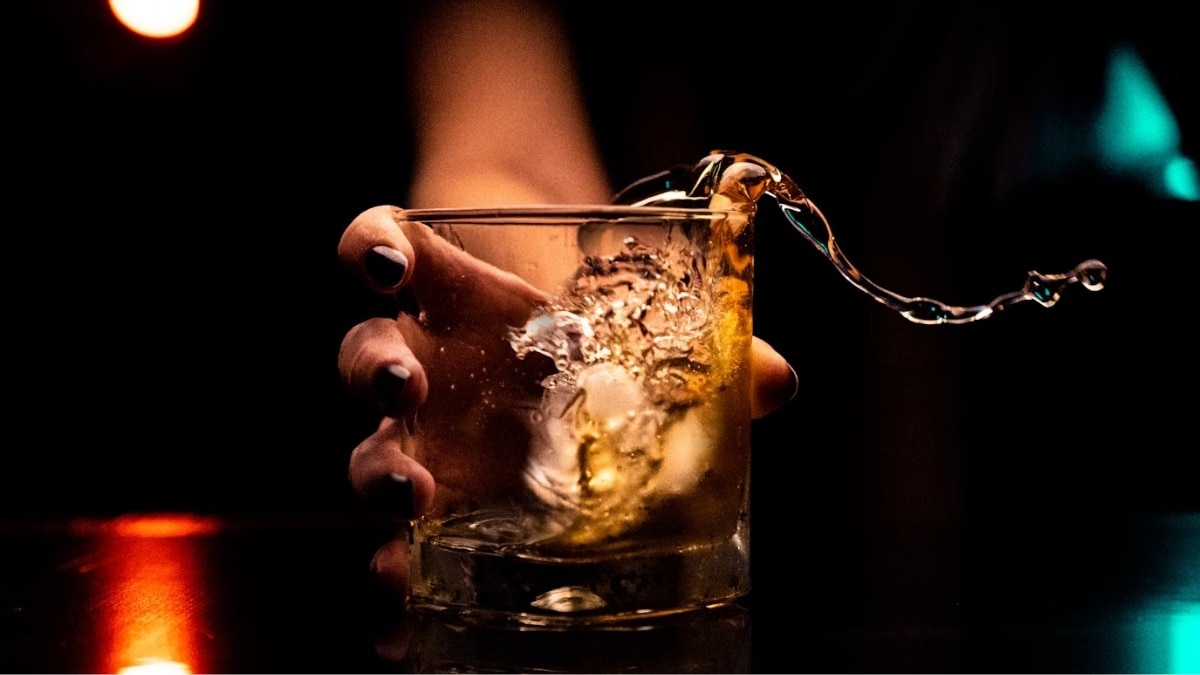 Maharashtra alcohol strike: Over 20,000 bars to be shut Maharashtra alcohol strike: Over 20,000 bars to be shut