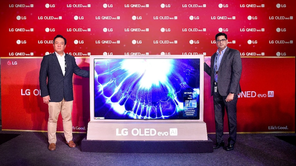 L. H.S Mr. SAEWOONG DOH- Team Leader Media solution, LG Electronics India Ltd & R.H.S- Mr Abhiral Bhansali- VP- Media Solution, LG Electronics India Ltd L. H.S Mr. SAEWOONG DOH- Team Leader Media solution, LG Electronics India Ltd & R.H.S- Mr Abhiral Bhansali- VP- Media Solution, LG Electronics India Ltd