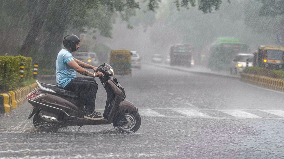 IMD has predicted rain in Delhi till July 21 IMD has predicted rain in Delhi till July 21