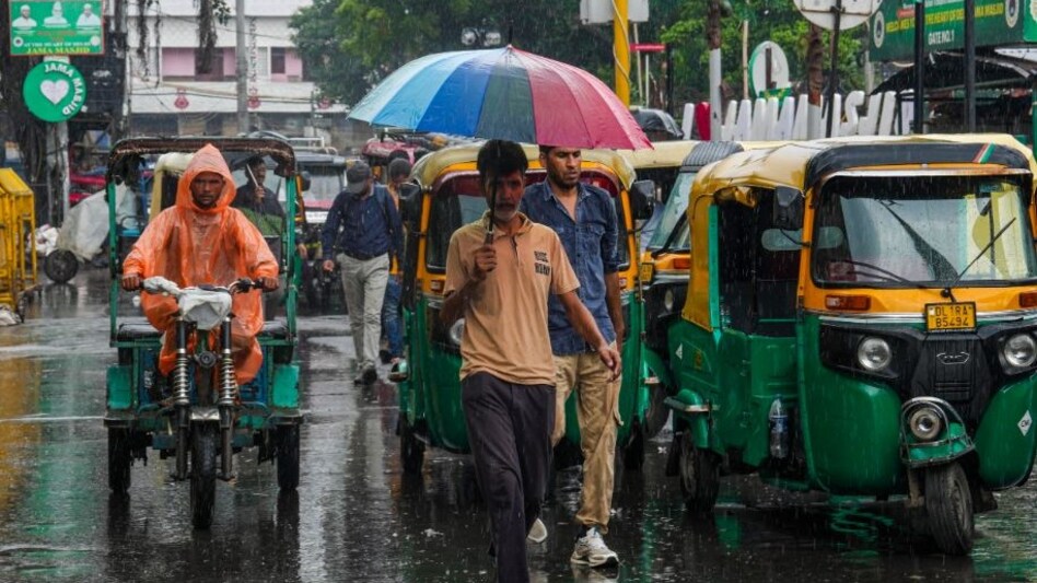 Waterlogged roads and Yamuna risk: Delhi-NCR hit by another spell of heavy rain Waterlogged roads and Yamuna risk: Delhi-NCR hit by another spell of heavy rain