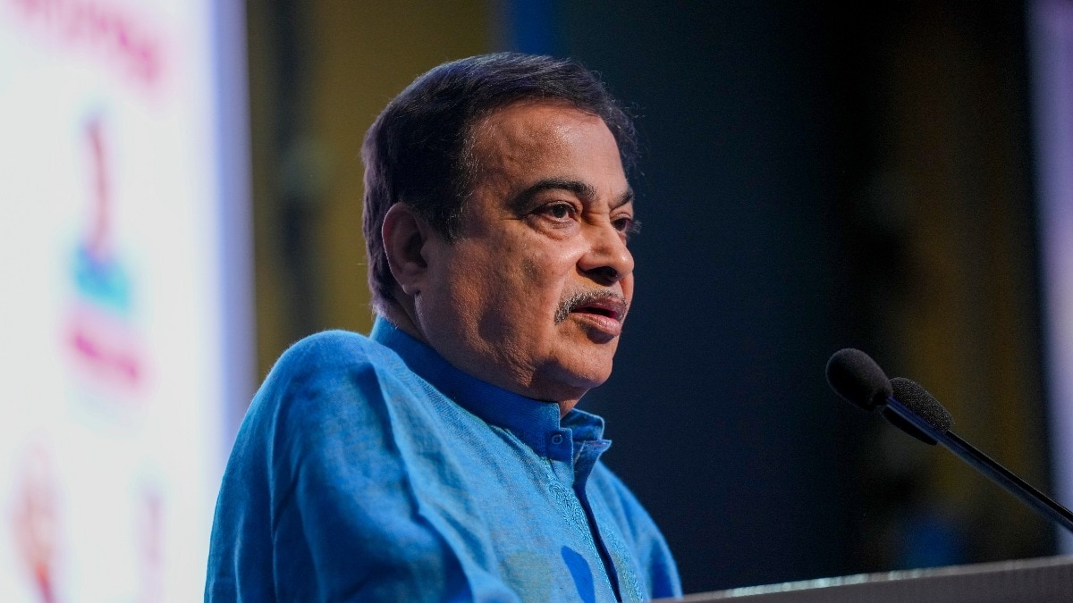 Gadkari stated that the government's vehicle scrapping policy does not restrict the use of 15-year-old vehicles. Gadkari stated that the government's vehicle scrapping policy does not restrict the use of 15-year-old vehicles.
