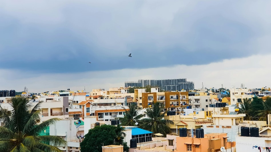 Currently, he works remotely as an SDE-2 at what he described as a “real chill company” and draws a salary of ₹24 LPA. Currently, he works remotely as an SDE-2 at what he described as a “real chill company” and draws a salary of ₹24 LPA.