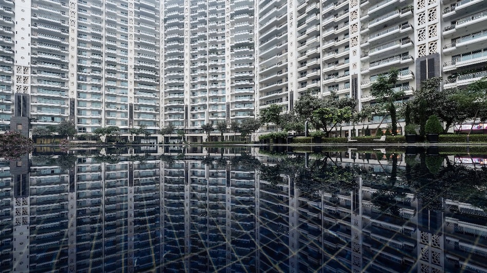 “Luxury is saturated. Margins are shrinking. Resale volumes are slowing,” she wrote, noting that institutional buyers are now entering areas long ignored by retail investors. “Luxury is saturated. Margins are shrinking. Resale volumes are slowing,” she wrote, noting that institutional buyers are now entering areas long ignored by retail investors.