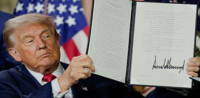 He also took aim at renewable energy, telling reporters, “Stop the windmills, you're ruining your countries… and killing your birds.” He also took aim at renewable energy, telling reporters, “Stop the windmills, you're ruining your countries… and killing your birds.”
