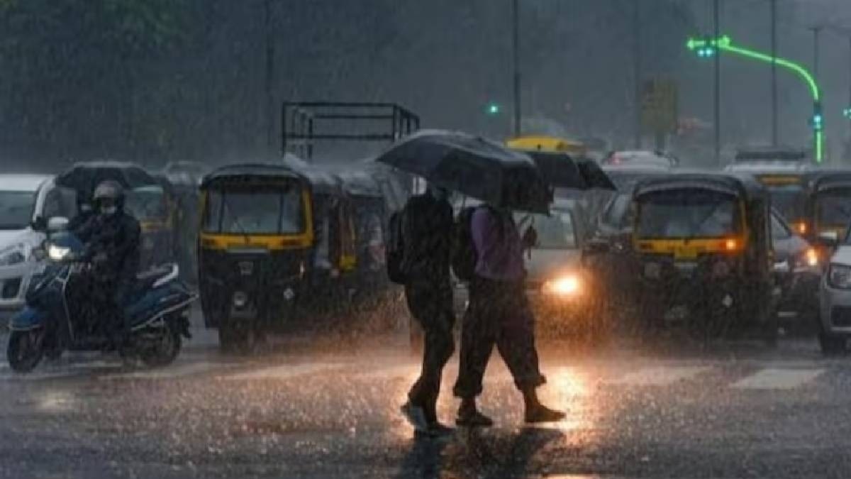 Previously, Delhi recorded a maximum temperature of 37.5°C, which was 2.6 degrees above the seasonal average.