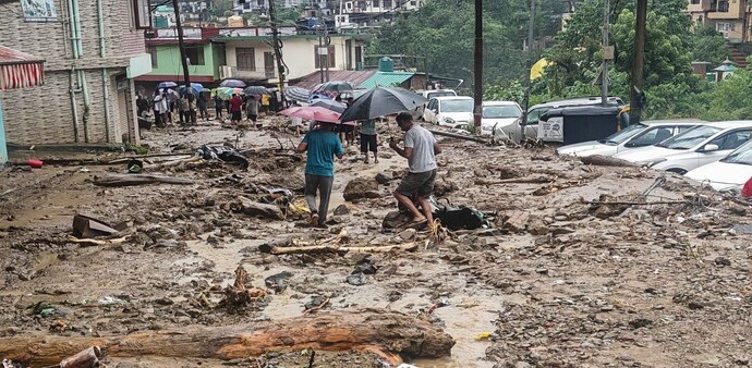 Mandi flash flood wreaks havoc, three people dead Mandi flash flood wreaks havoc, three people dead