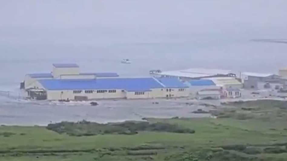 Authorities caution that the first wave may not be the largest, and multiple, increasingly destructive waves may follow. Authorities caution that the first wave may not be the largest, and multiple, increasingly destructive waves may follow.