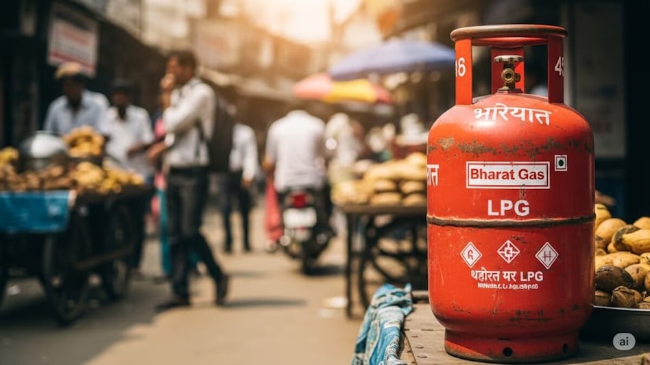 The Ministry of Petroleum and Natural Gas will oversee the distribution of the LPG compensation The Ministry of Petroleum and Natural Gas will oversee the distribution of the LPG compensation