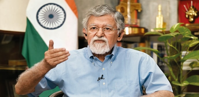 Responding to the discussion, Dr. Arvind Virmani, former Chief Economic Adviser and current NITI Aayog member, said even the Indian Institutes of Technology could integrate more hands-on learning. Responding to the discussion, Dr. Arvind Virmani, former Chief Economic Adviser and current NITI Aayog member, said even the Indian Institutes of Technology could integrate more hands-on learning.