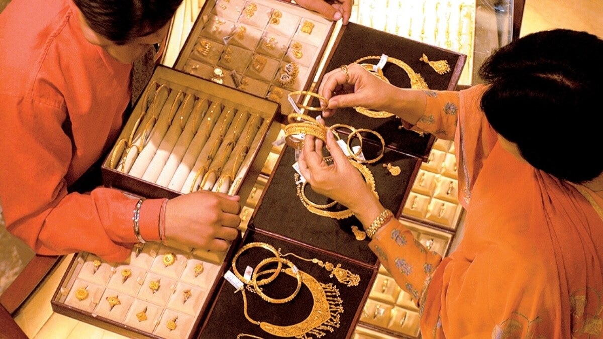 Following Trump’s post, U.S. gold futures fell 2.4% to $3,407 per ounce, while spot prices dropped 1.2% to $3,357.