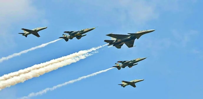 Pilots behind Muridke, Bahawalpur strikes honoured with Vir Chakra Pilots behind Muridke, Bahawalpur strikes honoured with Vir Chakra