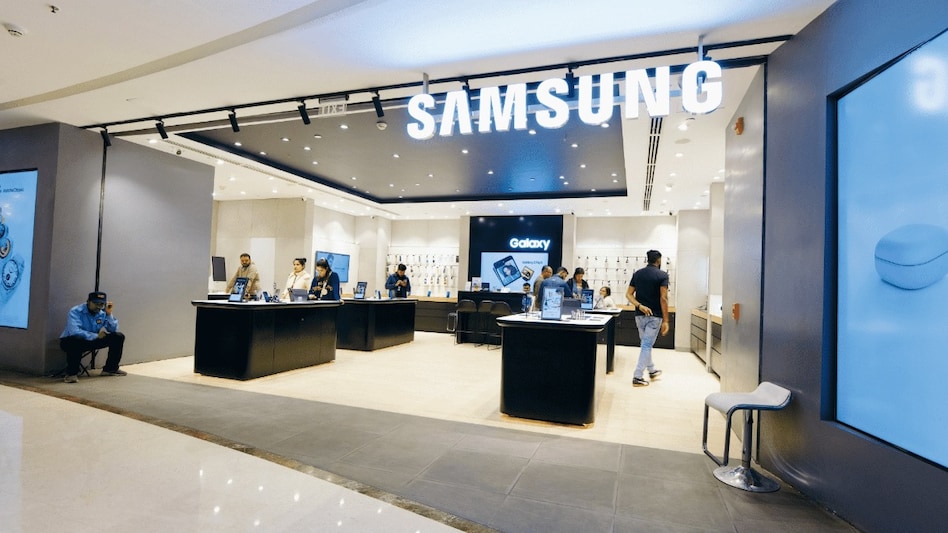 Samsung was among the first global electronics giants to set up a manufacturing base in India, starting operations in 1996. Samsung was among the first global electronics giants to set up a manufacturing base in India, starting operations in 1996.