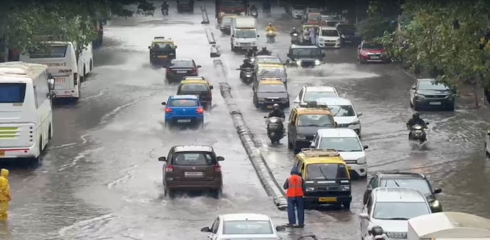 The Brihanmumbai Municipal Corporation (BMC) urged residents to stay indoors unless absolutely necessary. “Step out only if required,” the civic body warned, sharing its emergency helpline (1916) for assistance. The Brihanmumbai Municipal Corporation (BMC) urged residents to stay indoors unless absolutely necessary. “Step out only if required,” the civic body warned, sharing its emergency helpline (1916) for assistance.