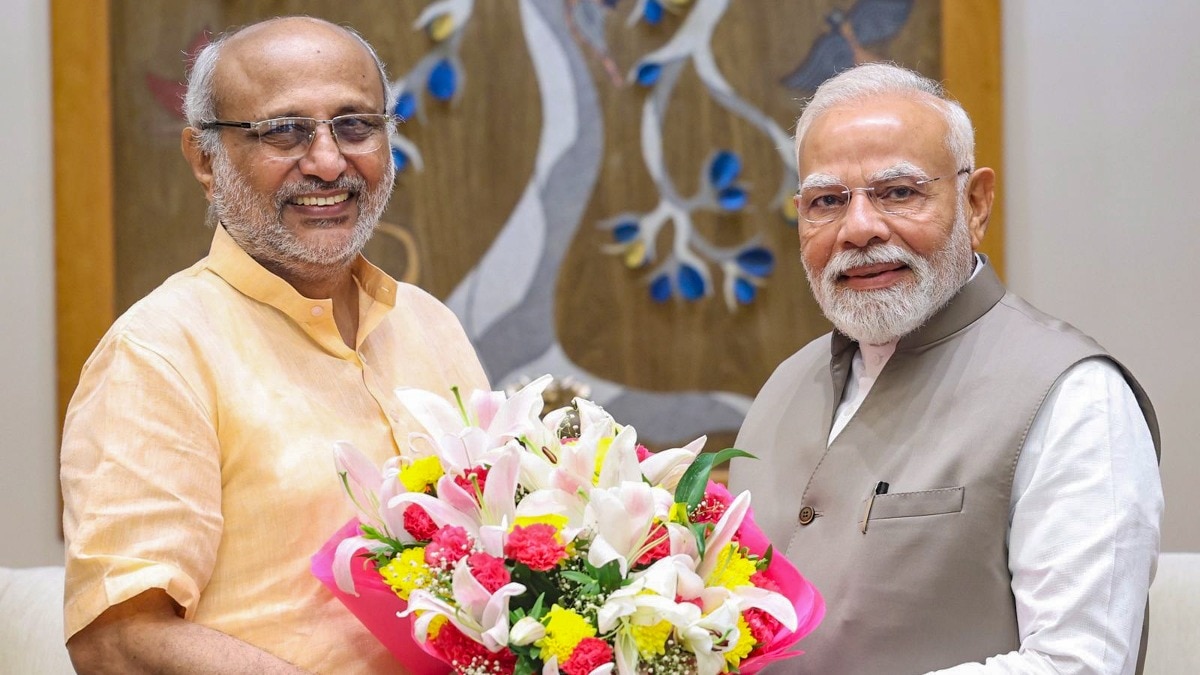 PM Modi meets NDA's Veep candidate CP Radhakrishnan PM Modi meets NDA's Veep candidate CP Radhakrishnan