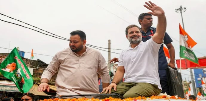 At the rally, RJD leader Tejashwi Yadav accused the Election Commission and the BJP of working together to “steal votes” and “fool the people of Bihar”. At the rally, RJD leader Tejashwi Yadav accused the Election Commission and the BJP of working together to “steal votes” and “fool the people of Bihar”.